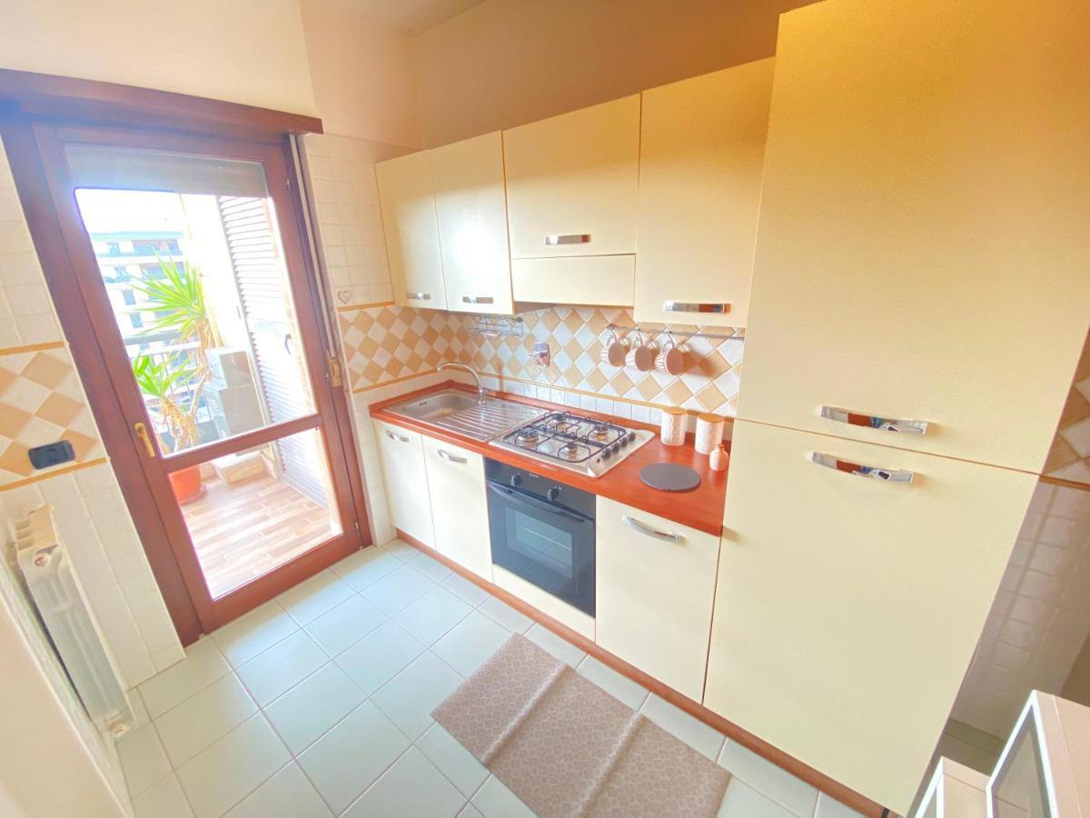 Golden Hour Apartment - Panoramic Terrace Fiumicino Eksteriør bilde