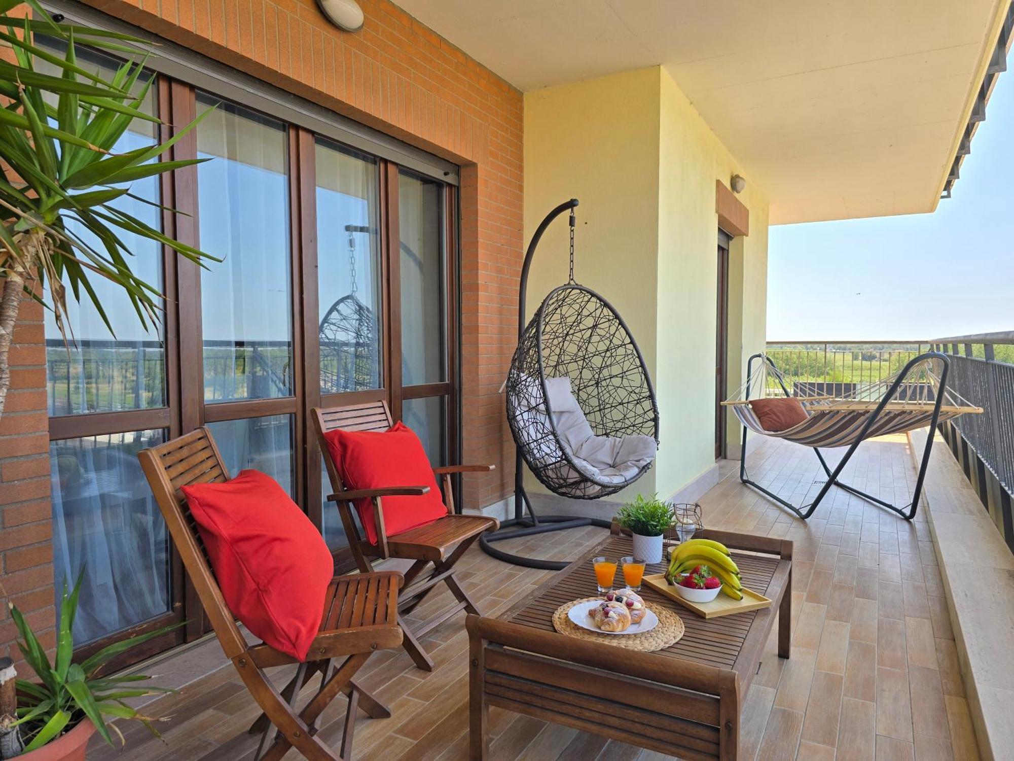 Golden Hour Apartment - Panoramic Terrace Fiumicino Eksteriør bilde